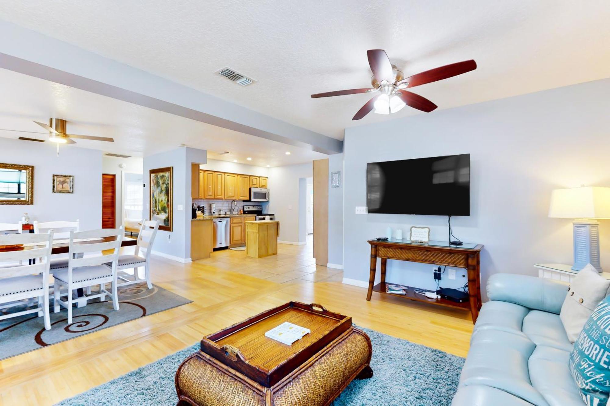 Sunset Breeze Villa Butler Beach Exterior photo